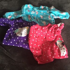 Baby girl bundle of Carter’s footie pajamas 12 m